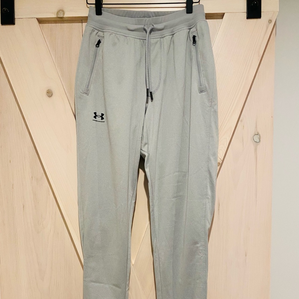 Men’s Under Armour Light gray sweatpants joggers S
